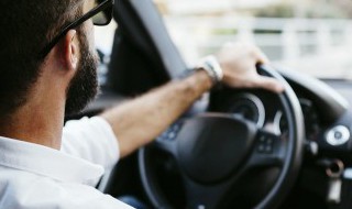 冬天开车开空调费油吗 开车时开空调费油吗