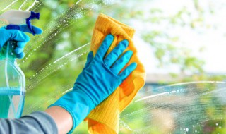 浴室玻璃隔断清洗方法是什么（浴室玻璃隔断用什么清洗）