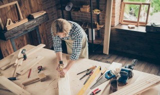 如何选择实木红酒柜(红酒柜实用吗)