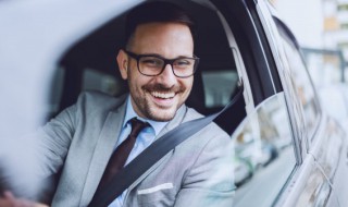 汽车换机油的正确方法(汽车换机油操作步骤)