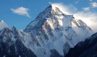 世界上第2高的山峰是哪个 世界上第二大的山峰是什么山峰
