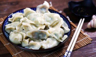 坐月子期间能吃韭菜鸡蛋饺子吗 坐月子可以吃鸡蛋韭菜饺子吗