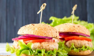 汉堡可以放在微波炉里面加热吗 汉堡能放微波炉加热吗