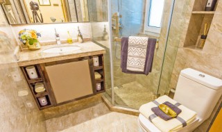 如何选购卫生间浴帘（卫生间安装浴帘好还是浴房好）