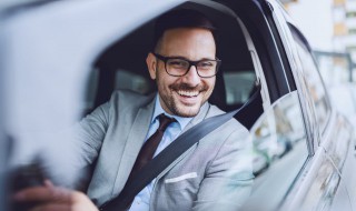 车窗饰条怎么安装好(汽车窗饰条安装)