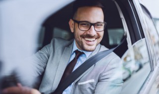 车窗玻璃怎么升降（车窗玻璃怎么升降图解）