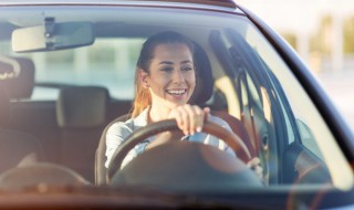 下雨天车窗起雾怎么办（锐志下雨天车窗起雾怎么办）