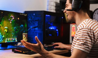 四个字的情侣游戏名字大全（四个字情侣游戏名字独特）