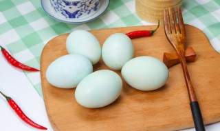 如何腌鸭蛋流油又不咸 怎么腌咸鸭蛋不太咸还流油
