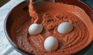 生的泥包的咸鸭蛋要怎么保存 用泥包裹的生咸鸭蛋怎么弄熟