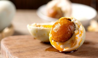 咸鸭蛋黄怎么做菜好吃又简单 咸鸭蛋黄可以做什么菜谱