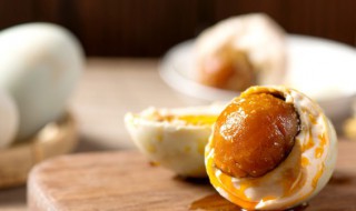 咸鸭蛋酿糯米的做法大全窍门 怎样做咸鸭蛋灌糯米饭最好吃
