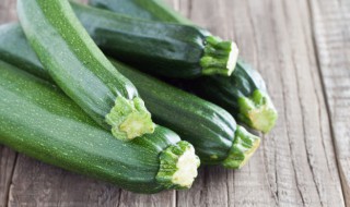 西葫芦搭配什么炒比较好吃啊 西葫芦和什么搭配炒好吃