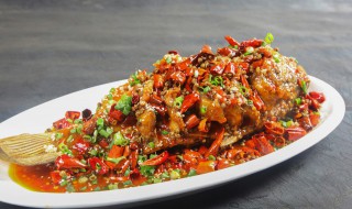 酱闷鲫鱼的家常做法 酱炖鲫鱼的家常做法窍门