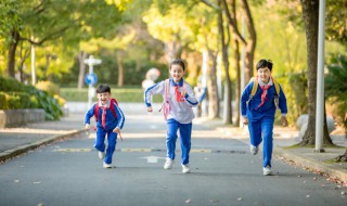 如何处理孩子之间的打架问题 如何处理孩子之间的打架问题初中生