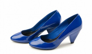 高跟鞋掉跟如何解决（高跟鞋掉鞋跟怎么办）