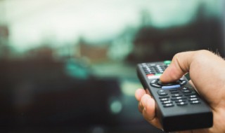 手机怎么跟电视投屏 手机怎么和电视连接投屏