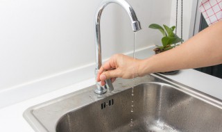 家里水管漏水怎么查（家里水管漏水怎么查哪里漏）