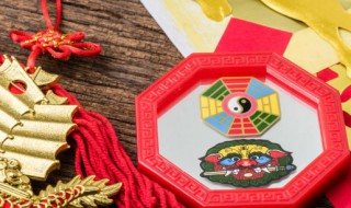 家里放孔雀画什么讲究（家里摆孔雀画有讲究吗?）