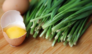 阳台种韭菜风水（阳台上种韭菜在风水上好吗）