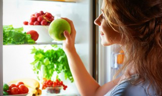 冰箱里放蔬菜最长可以放几天（冰箱里面的蔬菜可以放几天）