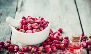 如何冲泡玫瑰花（如何冲泡玫瑰花茶更浓）