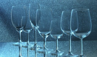 第一次使用的玻璃杯如何清洗 钢化玻璃杯第一次使用如何清洗
