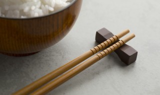 筷子第一次使用怎么清洗（筷子第一次用怎么消毒）