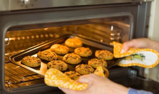 蒸箱烤多长时间才能熟 烤箱一般烤多久能熟