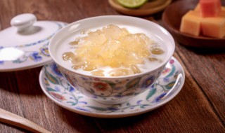 桃胶燕窝皂角米的做法 桃胶跟皂角米做法