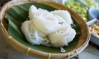 炒粉怎么做既简单又好吃（炒粉怎样做才好吃简单）