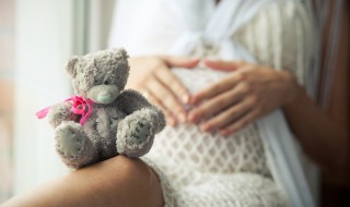 孕妇梦见被蛇追（孕妇梦见被蛇追着咬是什么意思）