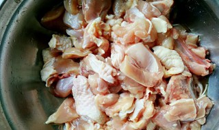 怎么看鸡肉熟了没熟 怎么看鸡肉熟了没有