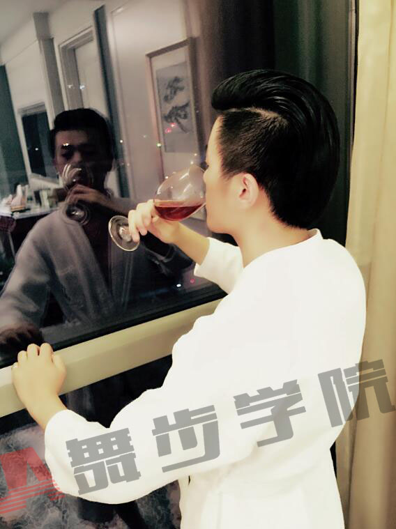 怎样与女孩子谈恋爱 怎样与女孩子谈恋爱