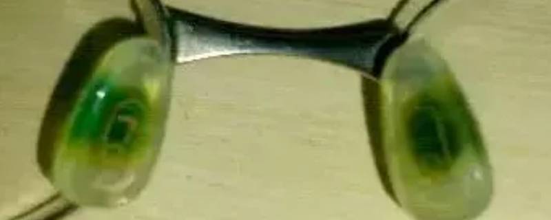 眼镜有铜绿要换镜架吗 眼镜绿铜怎么换掉