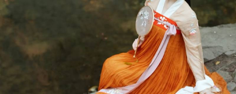 衣襟是衣服的哪个部位（什么的衣襟）