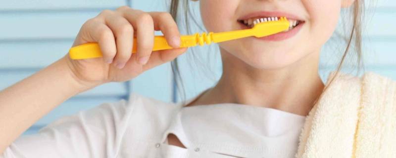 刷牙前牙膏要不要沾水和漱口 刷牙之前要漱口并且牙膏沾水吗