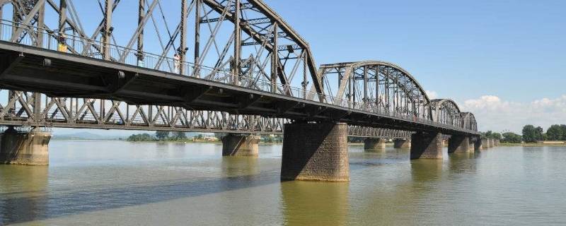 鸭绿江大桥在哪个城市 鸭绿江大桥还在吗?