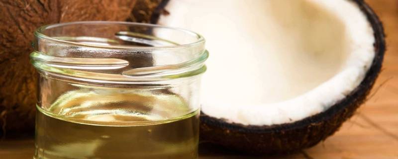 椰子油可以直接涂身体吗 食用椰子油可以直接涂身体吗