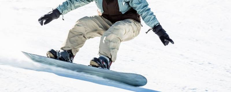 雪板上固定器的别称是 滑雪板上固定器的别称是