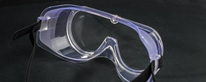 防固体碎屑的护目镜的用途是 护目镜的材料构成
