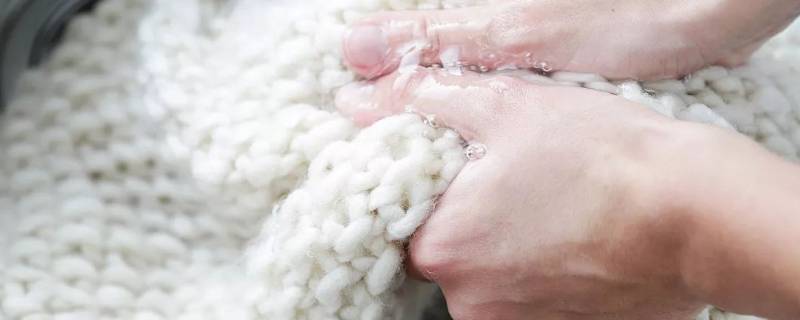 衣服染色怎样去除（衣服染色了该怎么去除）