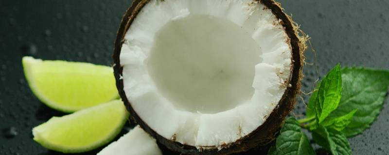 椰子肉怎么打成椰奶 椰子肉怎么打成椰奶怎么保存才不变质