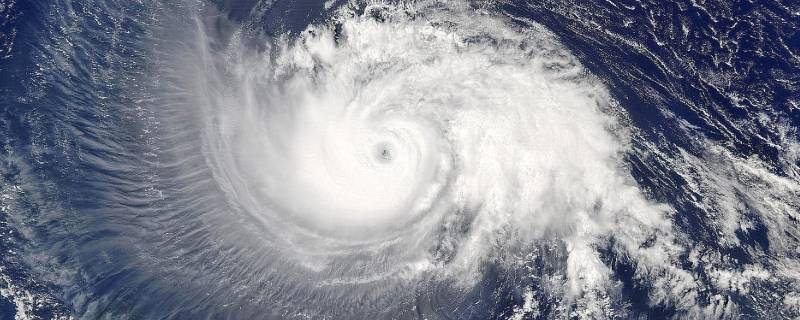 台风来临时关闭门窗对吗（台风来时应该开窗还是关窗）