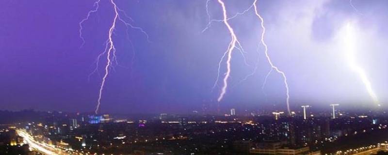 打雷可以开空调睡觉吗 打雷开空调睡觉安全吗