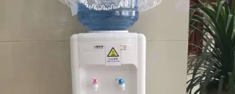 饮水机的水放多久就不能喝了 饮水机的水放久了可以喝吗