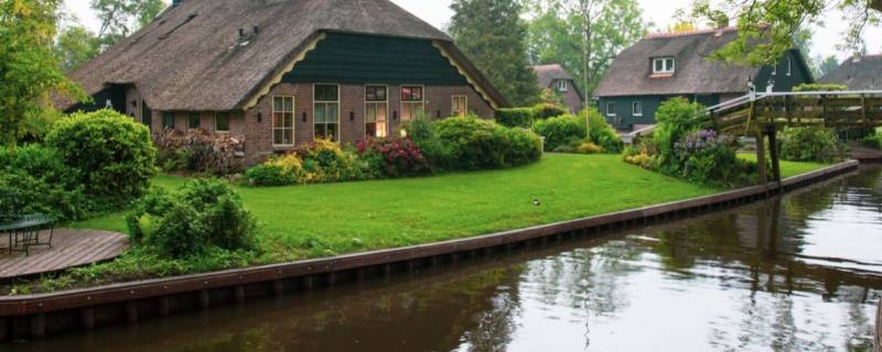 荷兰为什么被称为运河之国 荷兰为什么被称为运河之国150字