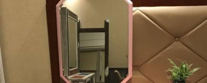 镜子有缝隙是双面还是单面 镜子有缝隙是双面还是单面对面可以看到吗?