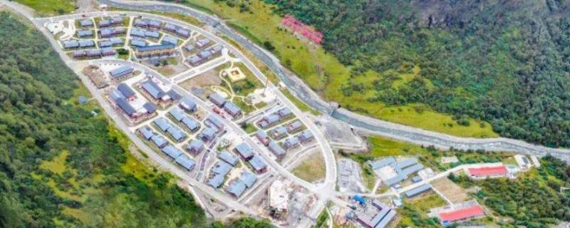 玉麦乡和哪个国家相邻（玉麦乡是边境吗）