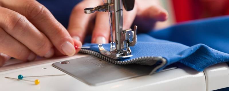 怎么缝补衣服没有痕迹（怎么缝补衣服没有痕迹7字形）